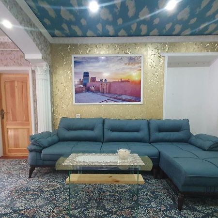 Guest House Dilorom B&B ヒヴァ エクステリア 写真