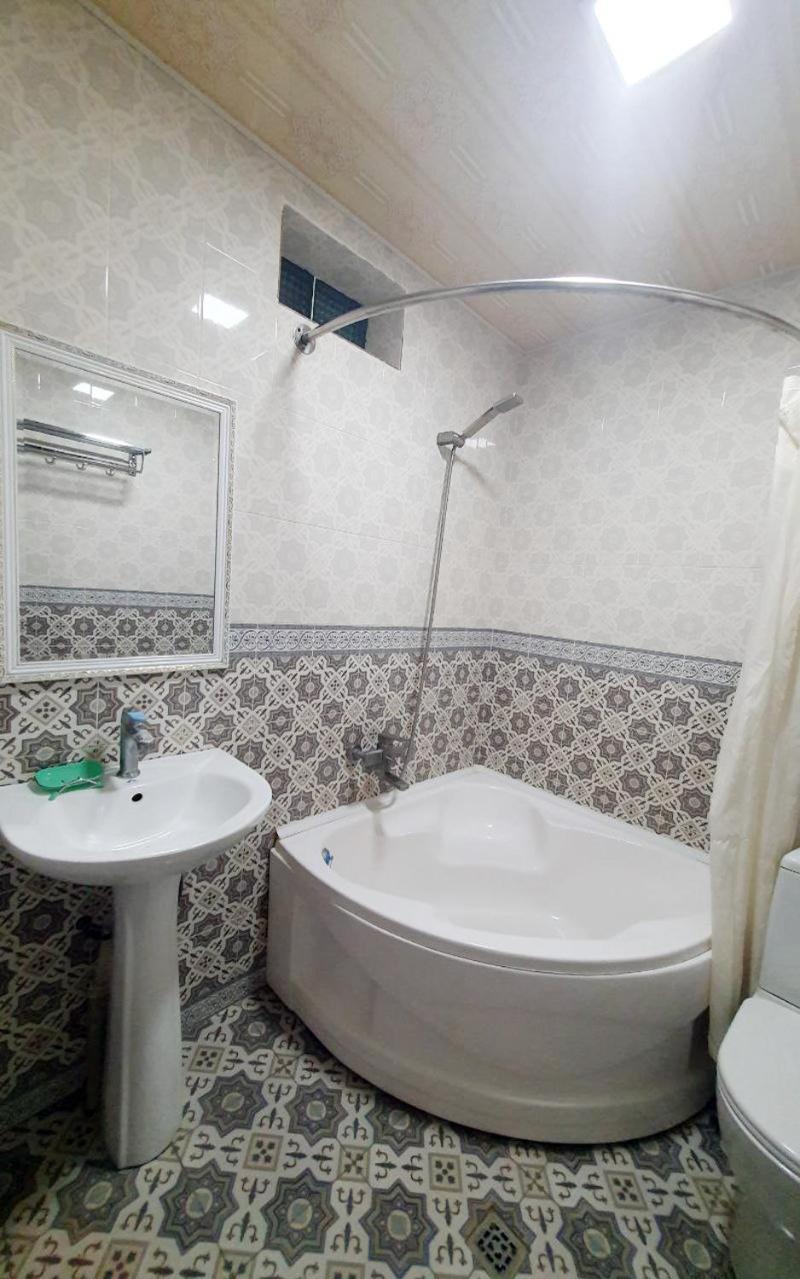 Guest House Dilorom B&B ヒヴァ エクステリア 写真